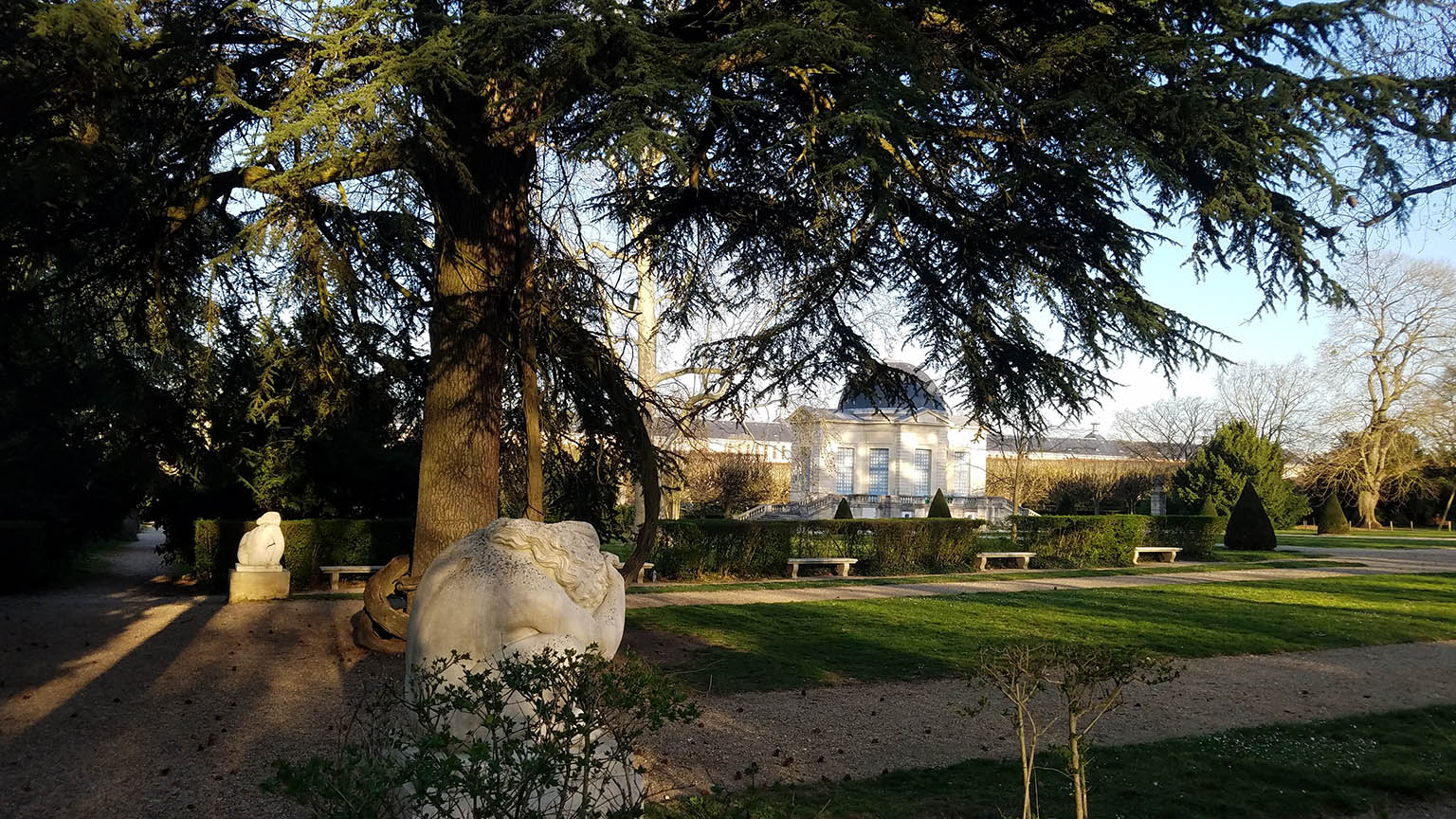 Parc de Sceaux, Pavillon de l'aurore, bureau du ministre Colbert et statue du Crépuscule